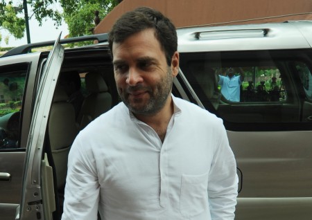 Black flags shown to Rahul Gandhi in Azamgarh