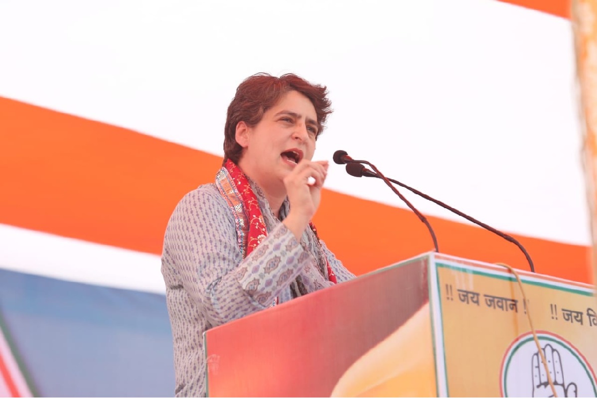 Modi govt collecting money by hiking LPG prices: Priyanka Vadra