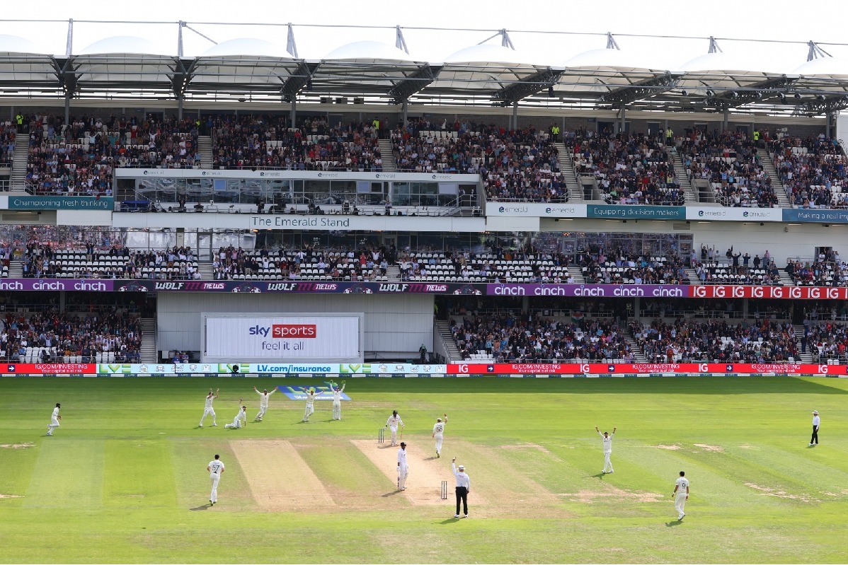 3rd Test: Rahul falls at stroke of lunch, India trail by 320 runs