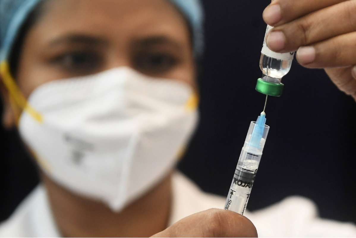 India administers over 1 cr vaccines in a day for first time