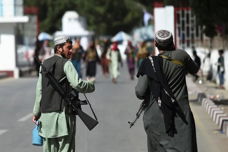 Taliban escorted Americans to gates of Kabul airport in secret pact with US military