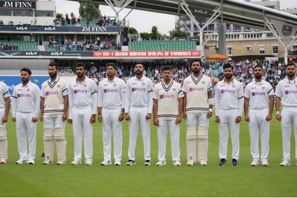 4th Test: Indian players wear black armbands in Paranjape's honour