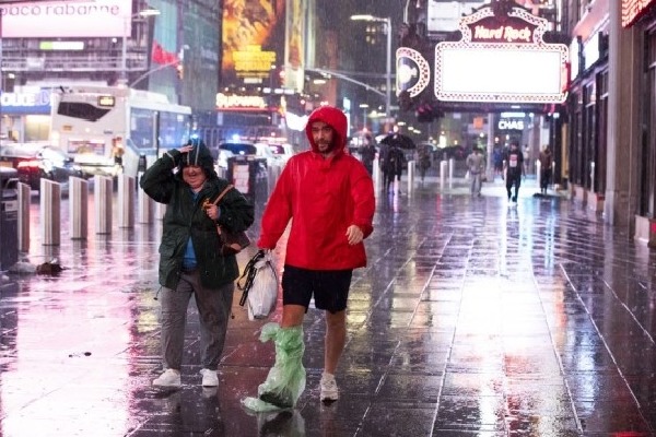 Storm-triggered rain, floods kill over 40 people in US