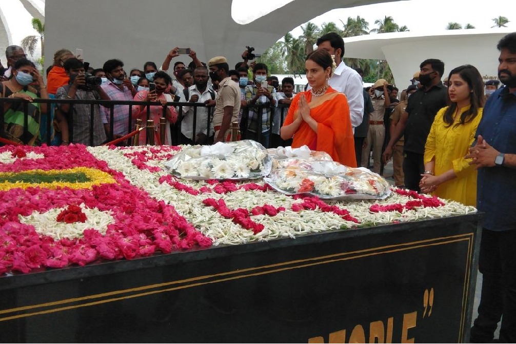 Ahead of 'Thalaivii' release, Kangana visits Jayalalithaa's memorial