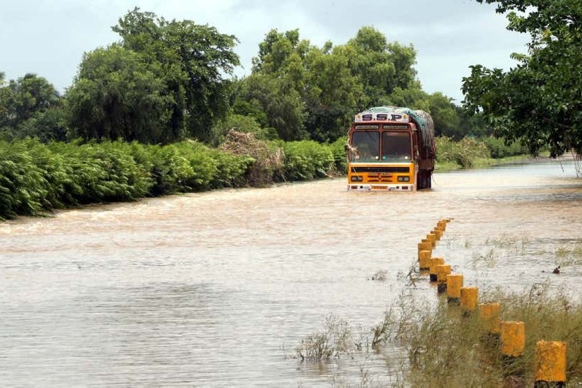 Heavy rains batter T'gana, road transport hit
