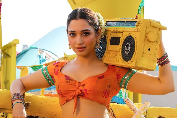 Tamannaah comes to grips with 'Telangana dialect' for 'Seetimaarr'