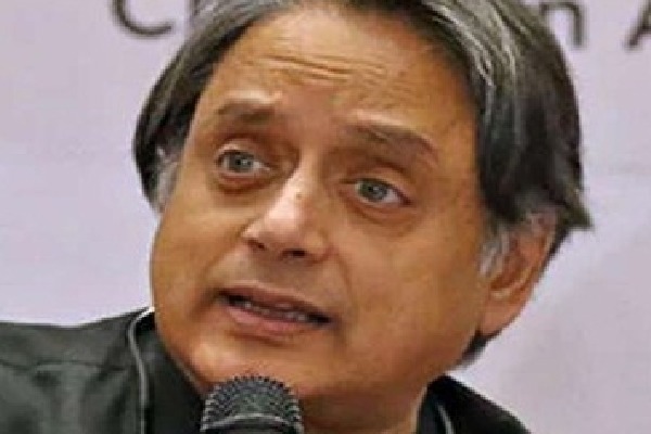 Tharoor asks for immediate change of leadership in Congress