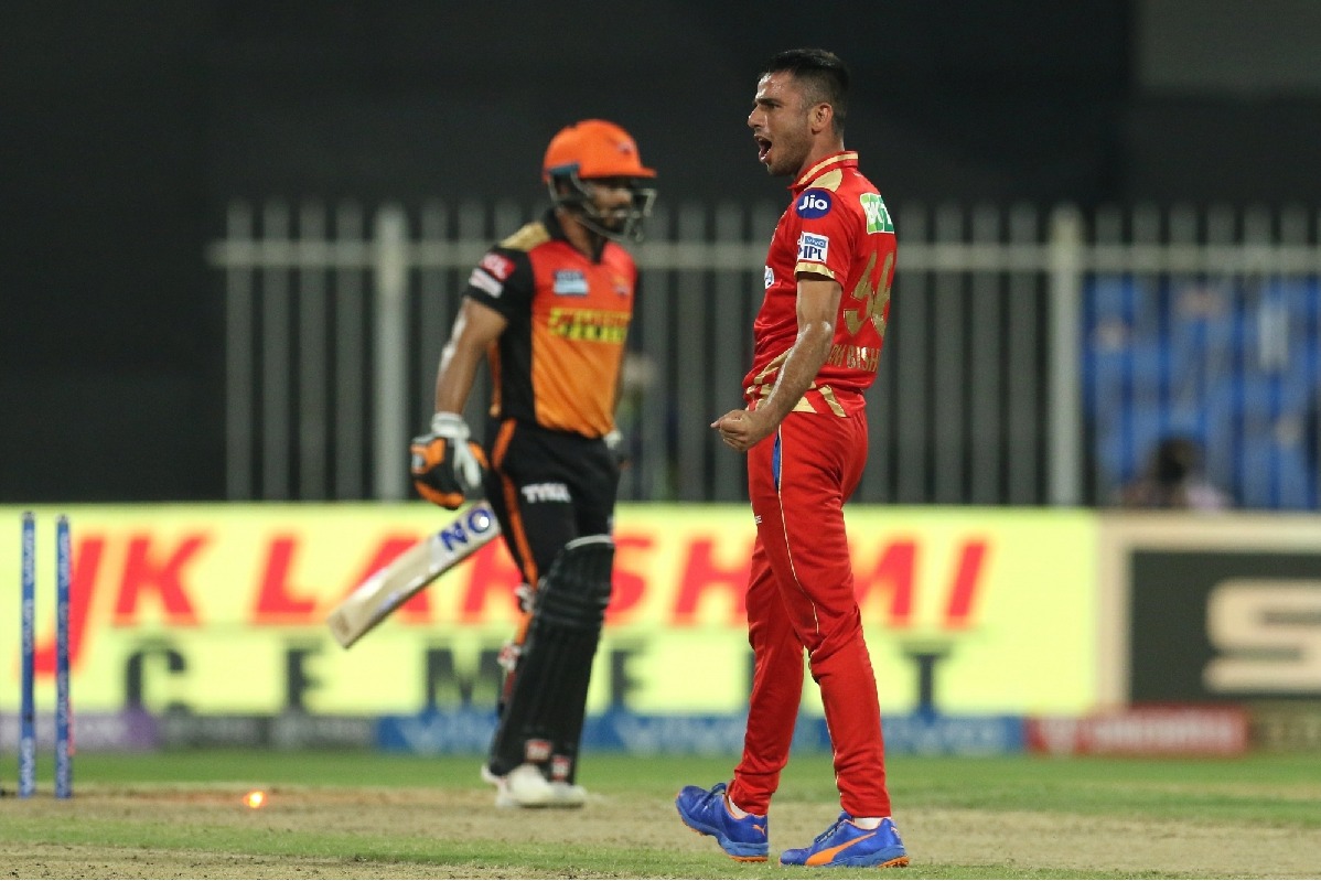 IPL 2021: Shami and Bishnoi script narrow five-run win for Punjab