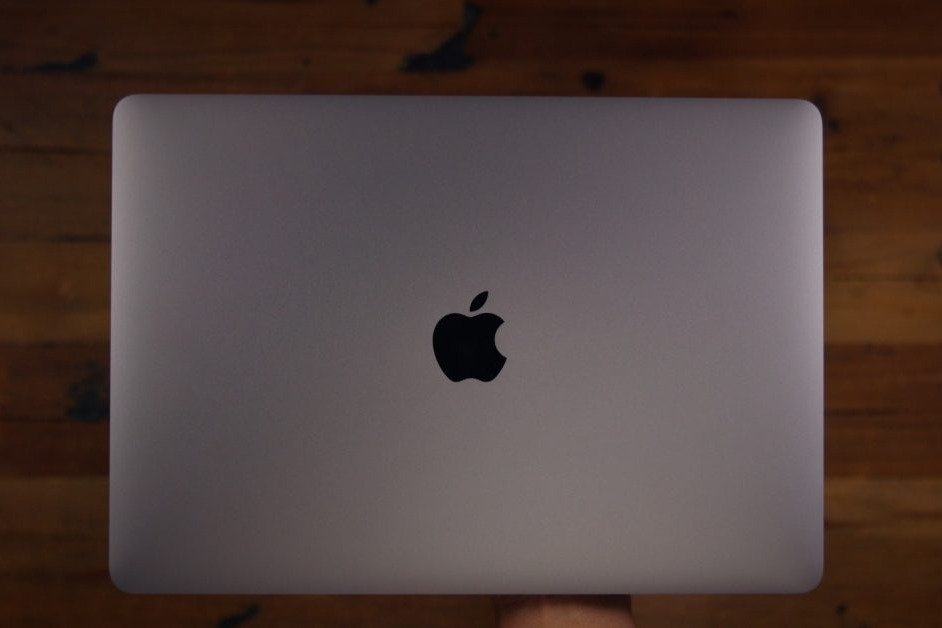 MacBook Pro with enhanced display resolution to arrive later this year