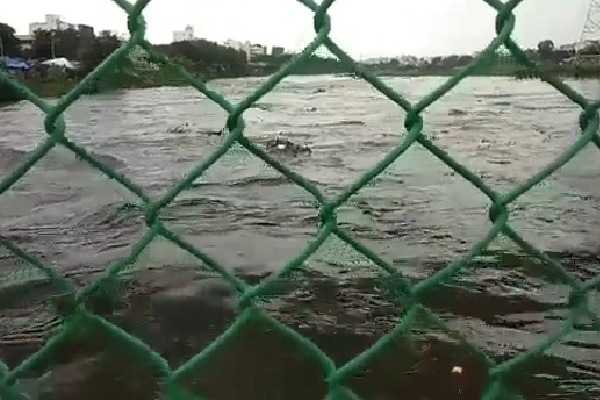 Musi river remains flooded, alert continues