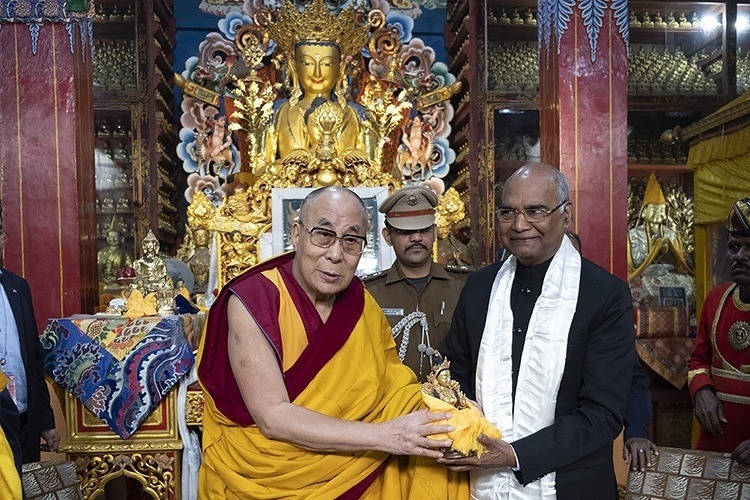 Dalai Lama greets President Kovind on 76th b'day