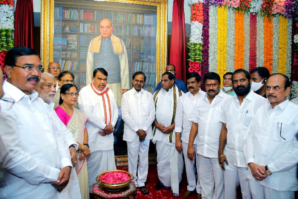 Former PM Narasimha Rao's portrait unveiled in Telangana Assembly