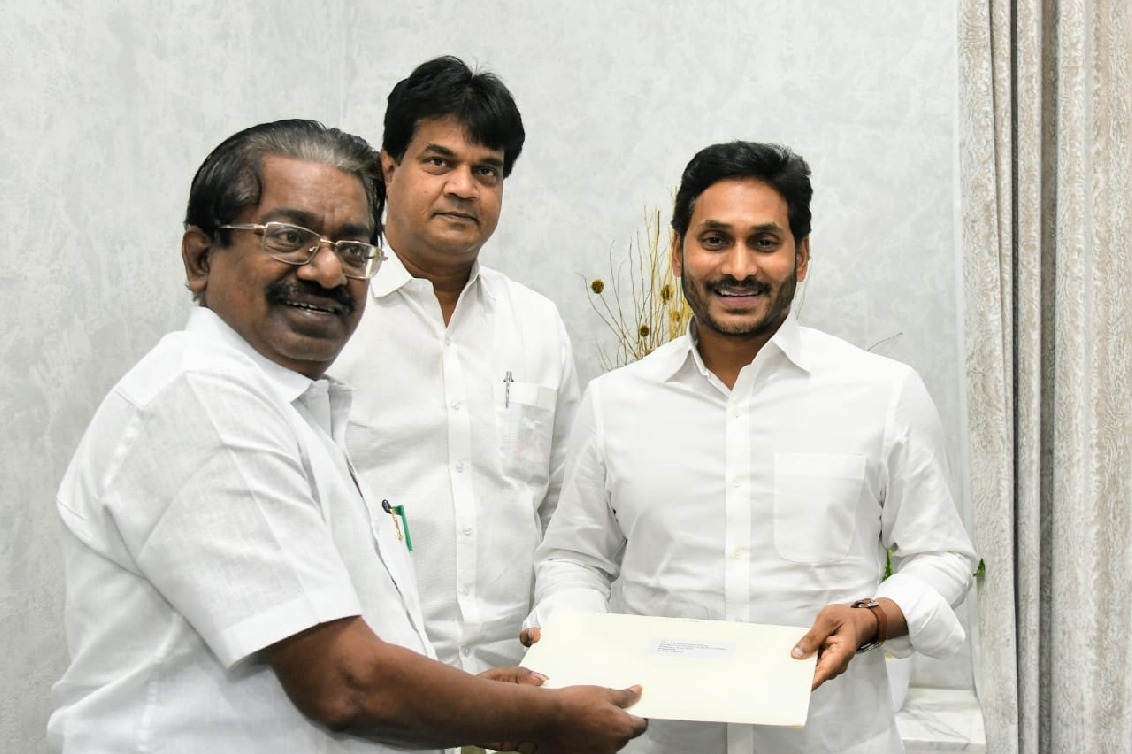 TN MPs meet CM  Jagan to garner support against NEET exam