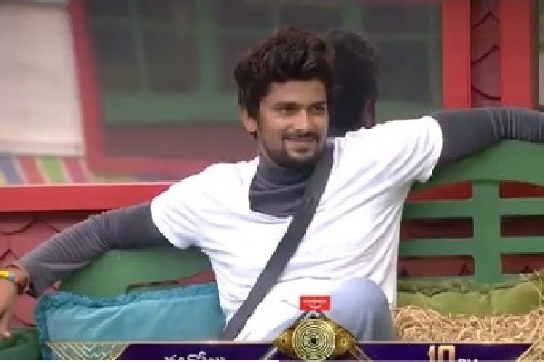 'Bigg Boss Telugu 5': VJ Sunny catches Nagarjuna's eye, riles housemates