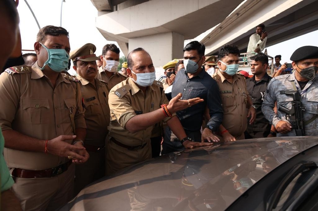 Priyanka Gandhi detained on way to Agra