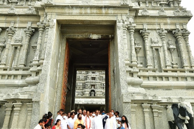 Two more Telangana lawmakers announce gold donation for Yadadri temple