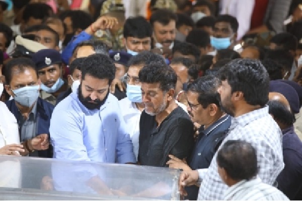 Jr NTR inconsolable at Puneeth Rajkumar's passing away