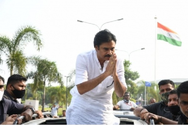 Pawan Kalyan's fans annoy him, yet again