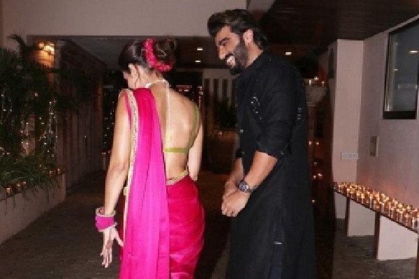 Arjun Kapoor 'happy' when Malaika laughs at his 'nonsense'