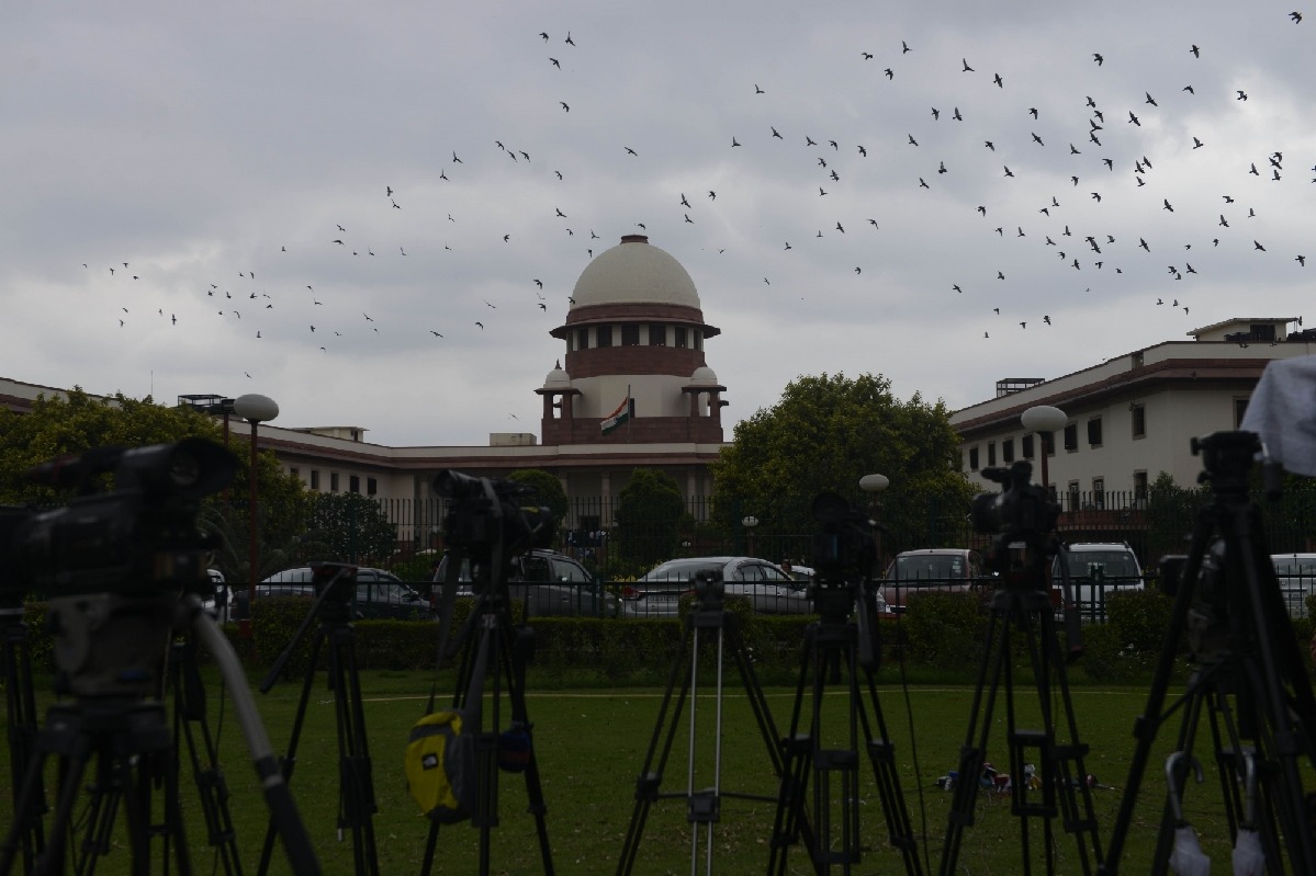 SC agrees to examine plea against ordinances extending CBI, ED chiefs' tenures