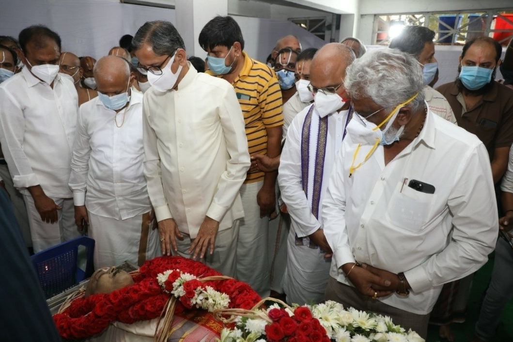 CJI Ramana pays tributes to Dollar Seshadri