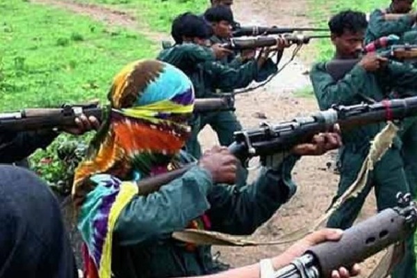 Maoists gun down ex-sarpnach on Telangana-Chhattisgarh border