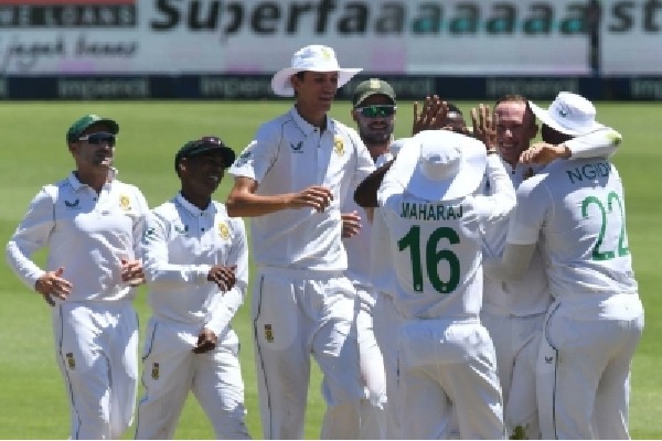 SA v IND, 2nd Test: Elgar, Petersen rescue South Africa after bowlers restrict India to 202