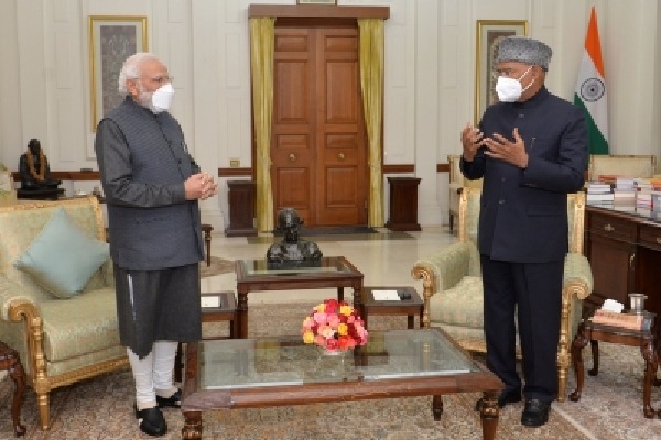 PM Modi meets President Kovind over security breach issue