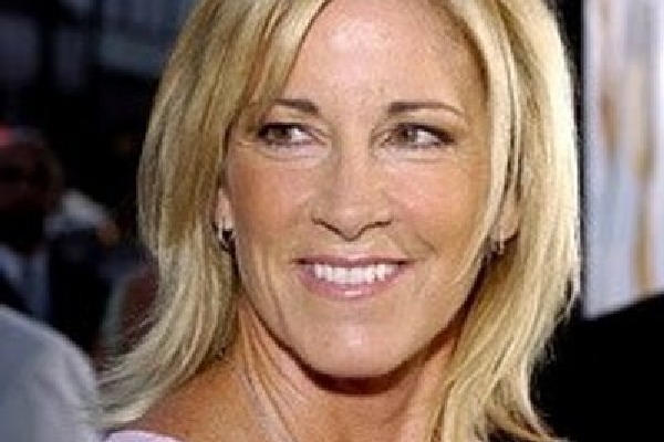 Tennis great Chris Evert undergoing treatment for Stage 1 ovarian cancer