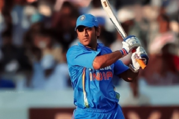 Dhoni is one of the sharpest cricket minds I have encountered: Greg Chappell