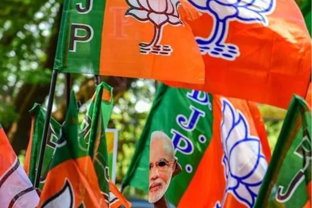 TN BJP contemplating to snap ties with AIADMK in urban local body polls