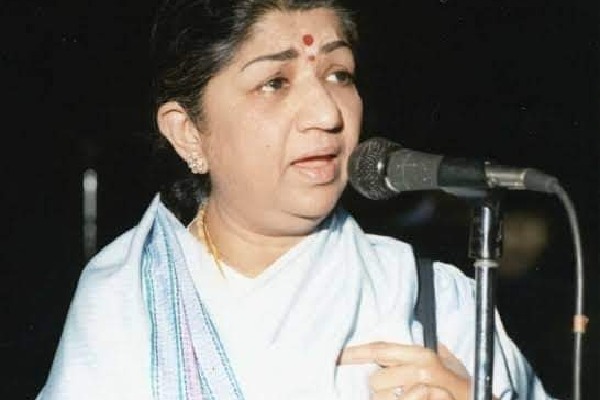 Chitra, Malayalam music fraternity condole Lata's passing away