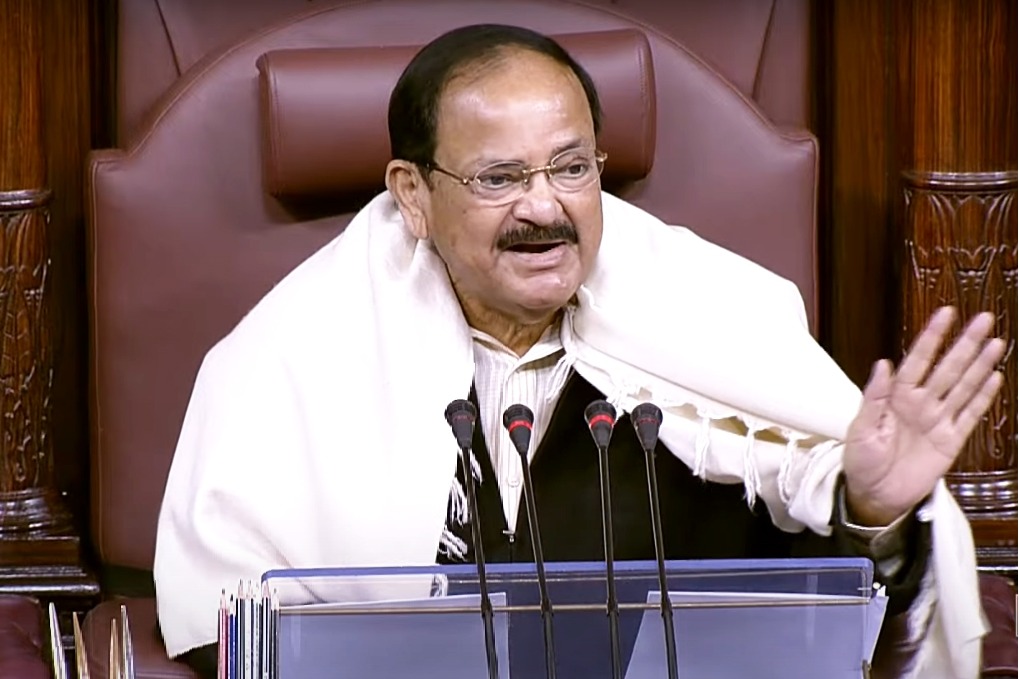 Children should be taught stories of brave heroes: Naidu