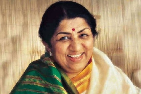 Lata Mangeshkar's ashes immersed in Nashik's Ramkund