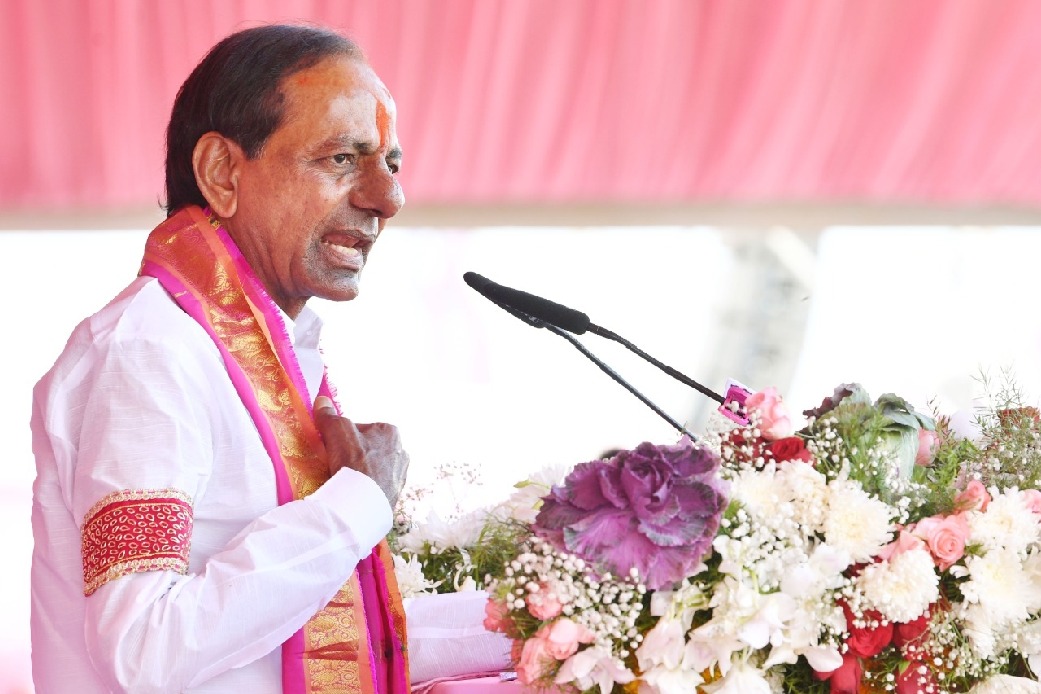 KCR gives slogan of golden Bharat