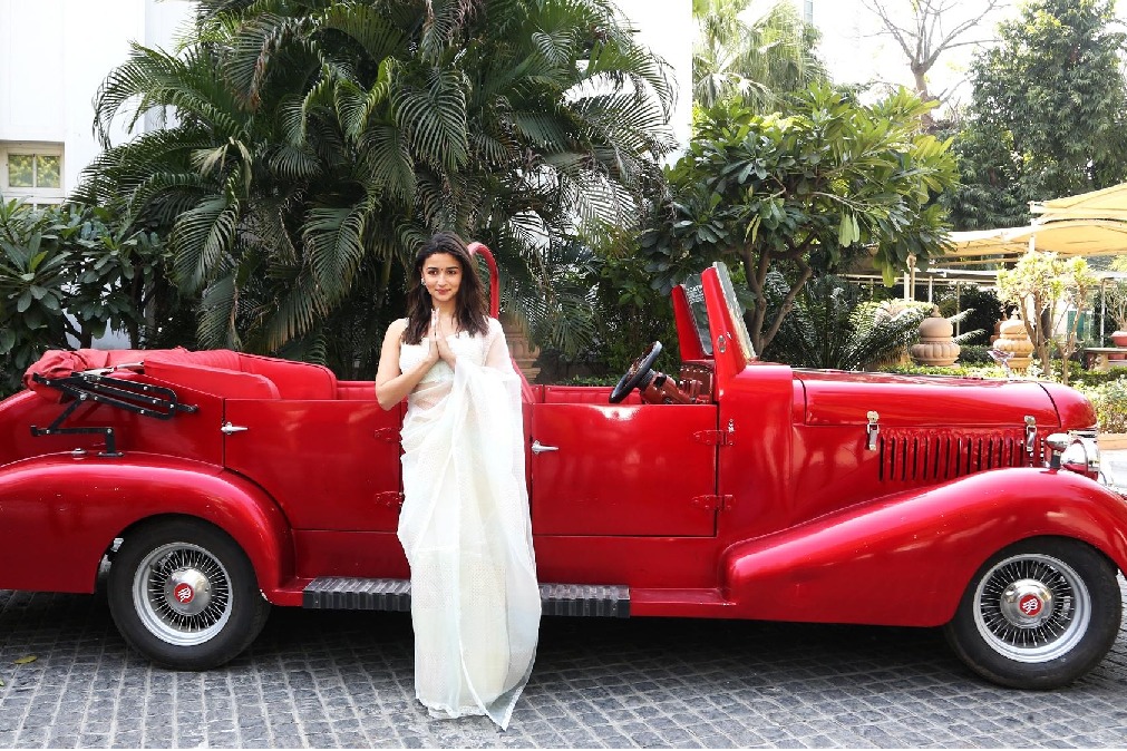 Alia glows in pristine white as she promotes 'Gangubai Kathiawadi' in Capital