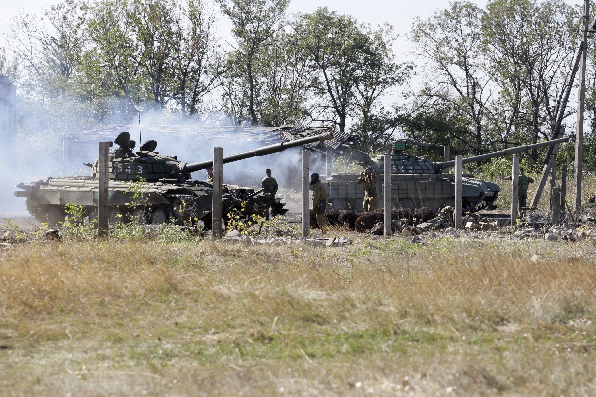 Russian tanks enter Kiev for the first time