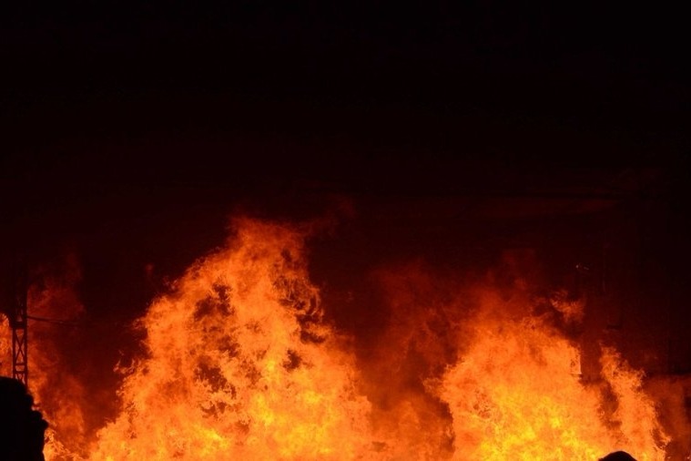 Ball of flames erupted as oil depot, gas pipeline blown up in Ukraine