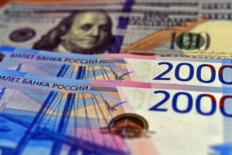 Russia doubles interest rate after rouble slumps