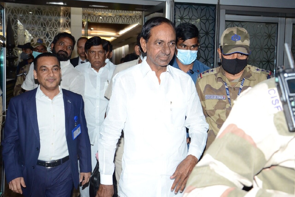 KCR in Delhi to meet Kejriwal, other leaders