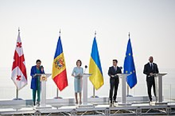 European Union grants membership to Ukraine