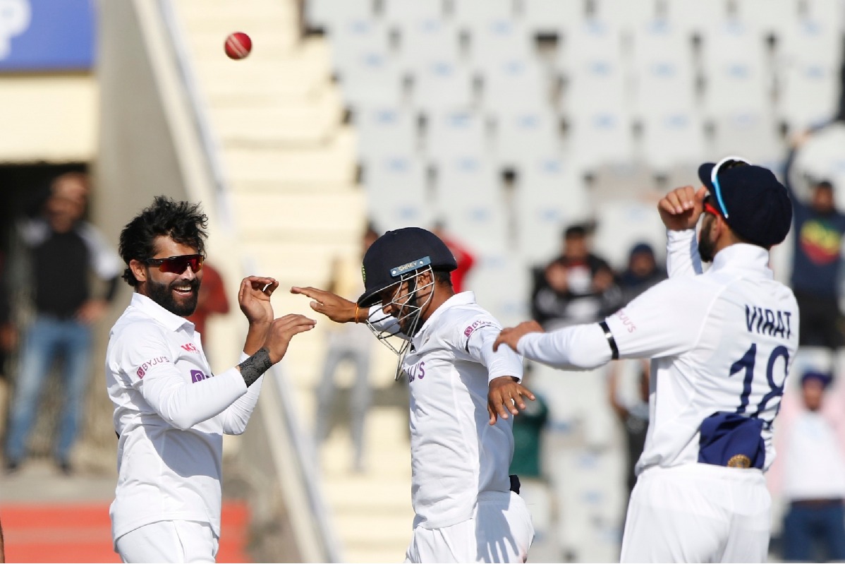 1st Test: India extends stronghold as Sri Lanka finish day two at 108/4