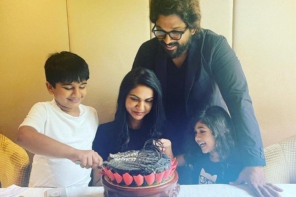 Allu Arjun and Sneha celebrate their 11th wedding anniversary