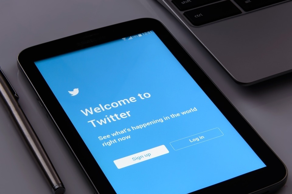 Twitter rolls back users access to chronological timeline by default