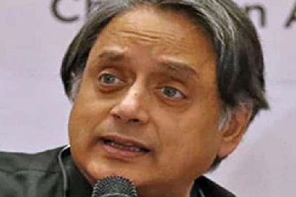 Sonia Gandhi bars Tharoor from attending CPI-M meeting