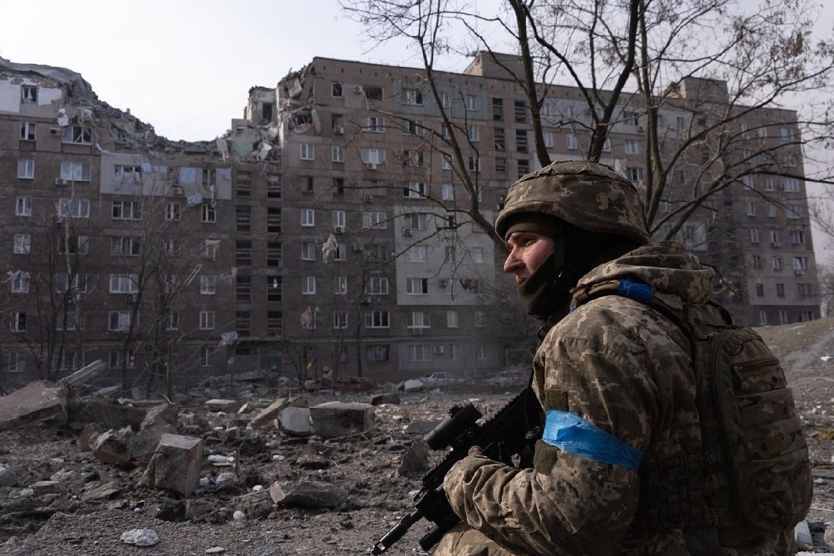 Russian forces take control of Ukraine's Izyum city