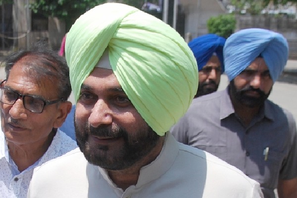 SC reserves verdict on plea for enhancing Sidhu's sentence in 1988 road rage case