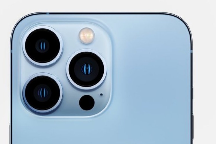 iPhone 14 Pro to feature larger camera bump due to new 48MP sensor