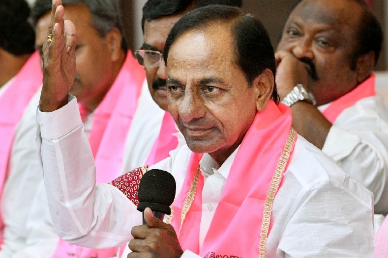 Rift widens further between Telangana Governor, CM KCR