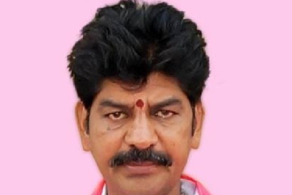 TRS MLA snatches mike from MP in minister’s presence